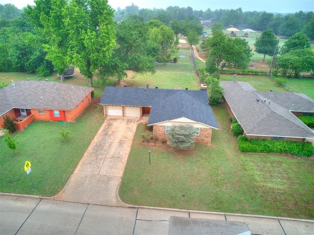 1639 Westbrooke Terrace, Norman, OK 73072