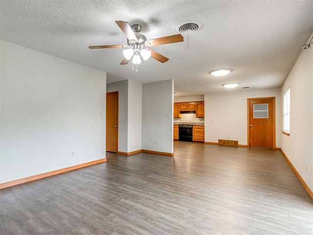 1639 Westbrooke Terrace, Norman, OK 73072