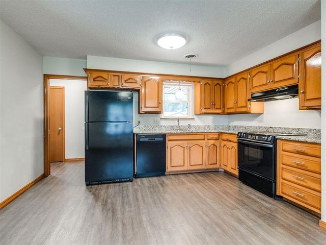 1639 Westbrooke Terrace, Norman, OK 73072