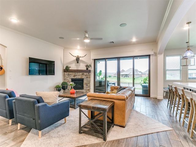 14816 Chambord Drive, Yukon, OK 73099