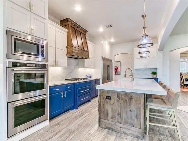 14816 Chambord Drive, Yukon, OK 73099