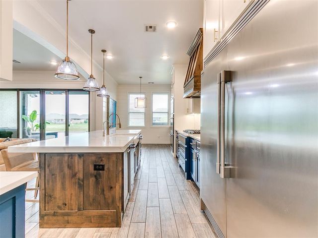 14816 Chambord Drive, Yukon, OK 73099