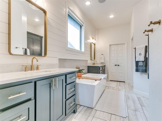 14816 Chambord Drive, Yukon, OK 73099