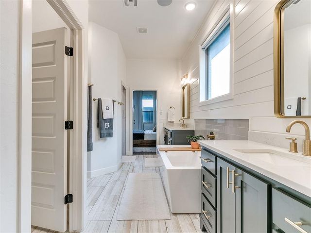 14816 Chambord Drive, Yukon, OK 73099