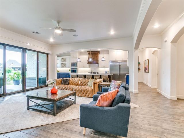 14816 Chambord Drive, Yukon, OK 73099