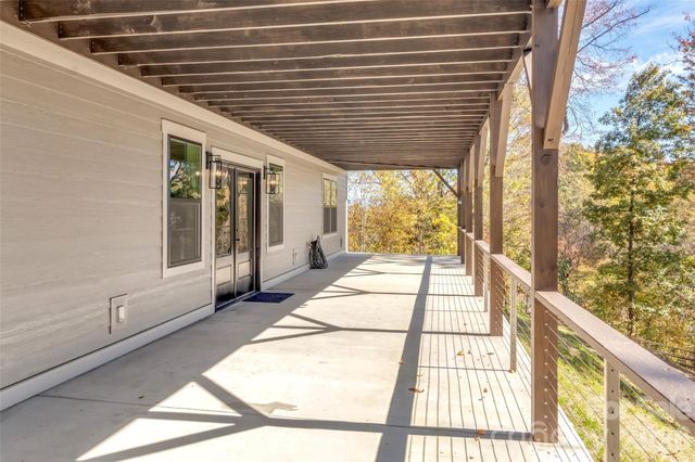 282 Tamarack Trail, Waynesville, NC 28785