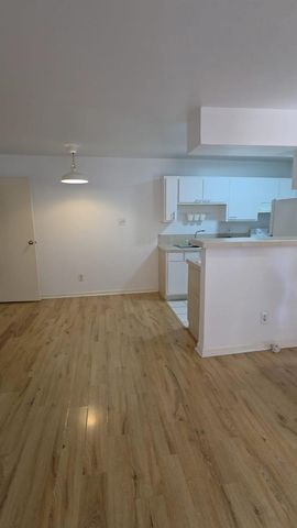 2750 Holly Hall Street 1213, Houston, TX 77054