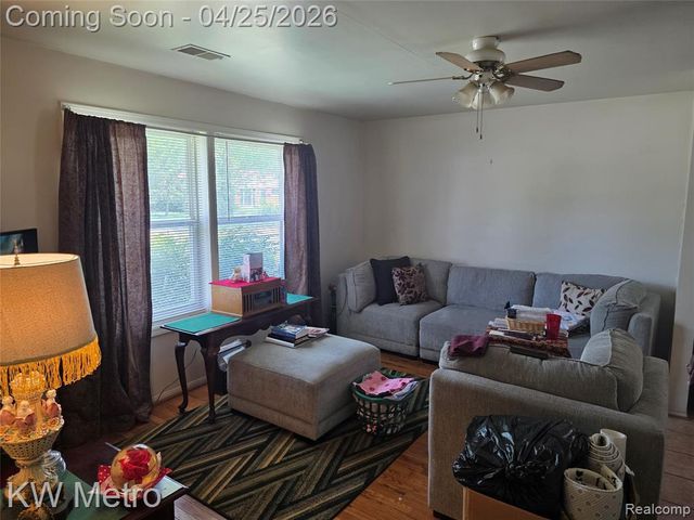 29827 Oakwood Street, Inkster, MI 48141