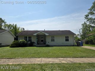 29827 Oakwood Street, Inkster, MI 48141