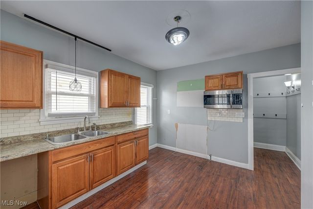 3438 W 100th Street, Cleveland, OH 44111