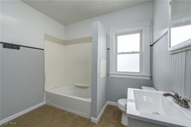 3438 W 100th Street, Cleveland, OH 44111