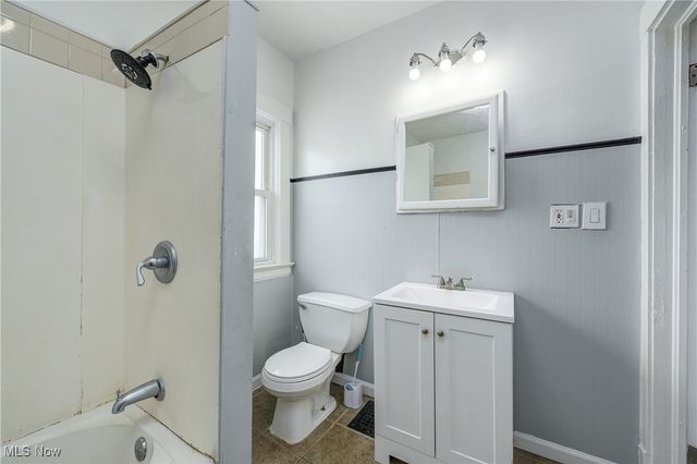 3438 W 100th Street, Cleveland, OH 44111