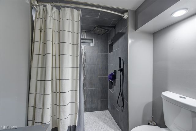 3438 W 100th Street, Cleveland, OH 44111