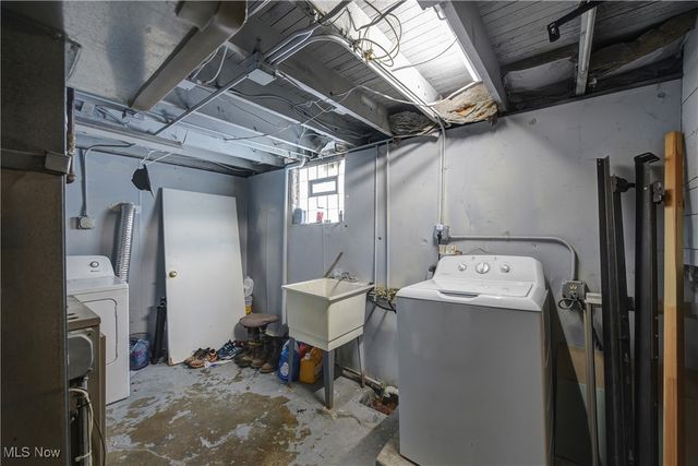 3438 W 100th Street, Cleveland, OH 44111