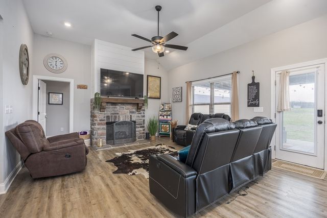 2743 W County Farm Rd, Springfield, TN 37172