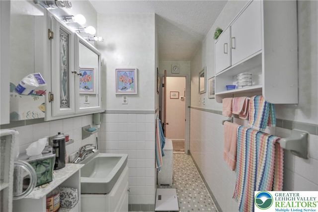 1502 2nd Street, Bethlehem City, PA 18020