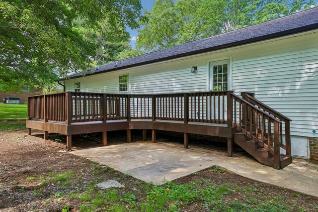 88 Meadow Ln, Winchester, TN 37398