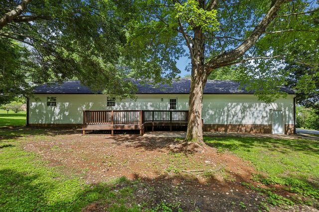 88 Meadow Ln, Winchester, TN 37398