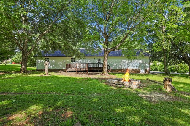 88 Meadow Ln, Winchester, TN 37398