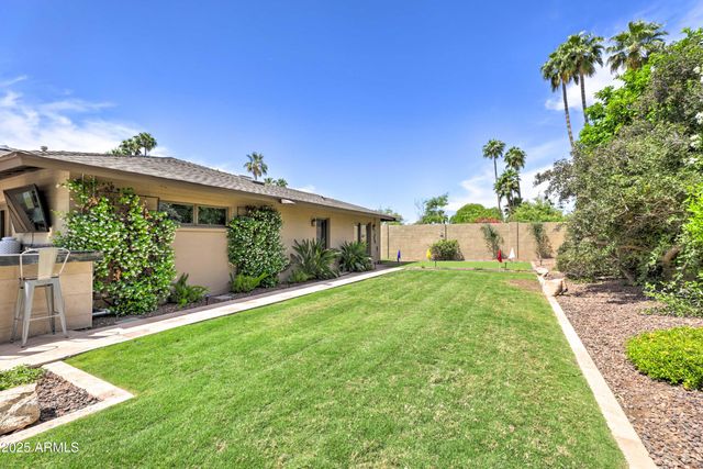 5402 E LAUREL Lane, Scottsdale, AZ 85254