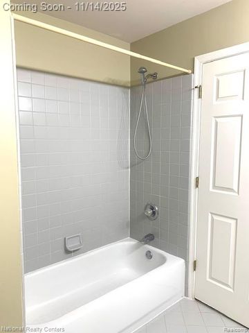 26412 Fieldstone Drive, Novi, MI 48374