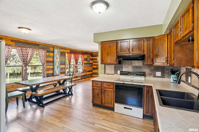 1374 290TH Avenue, Charlotte, IA 52731