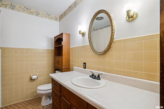 1374 290TH Avenue, Charlotte, IA 52731