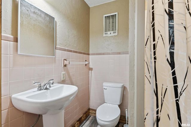 1374 290TH Avenue, Charlotte, IA 52731