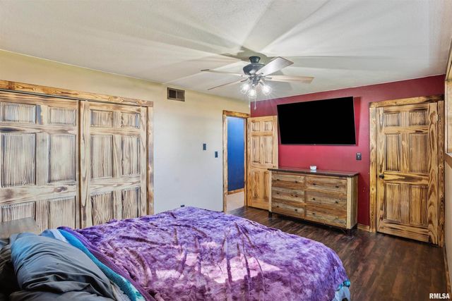 1374 290TH Avenue, Charlotte, IA 52731