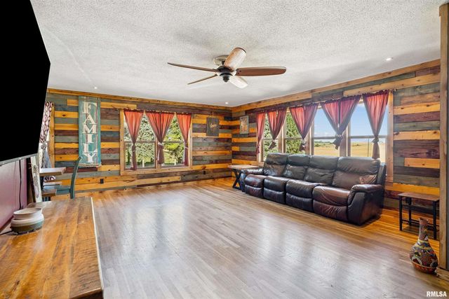 1374 290TH Avenue, Charlotte, IA 52731