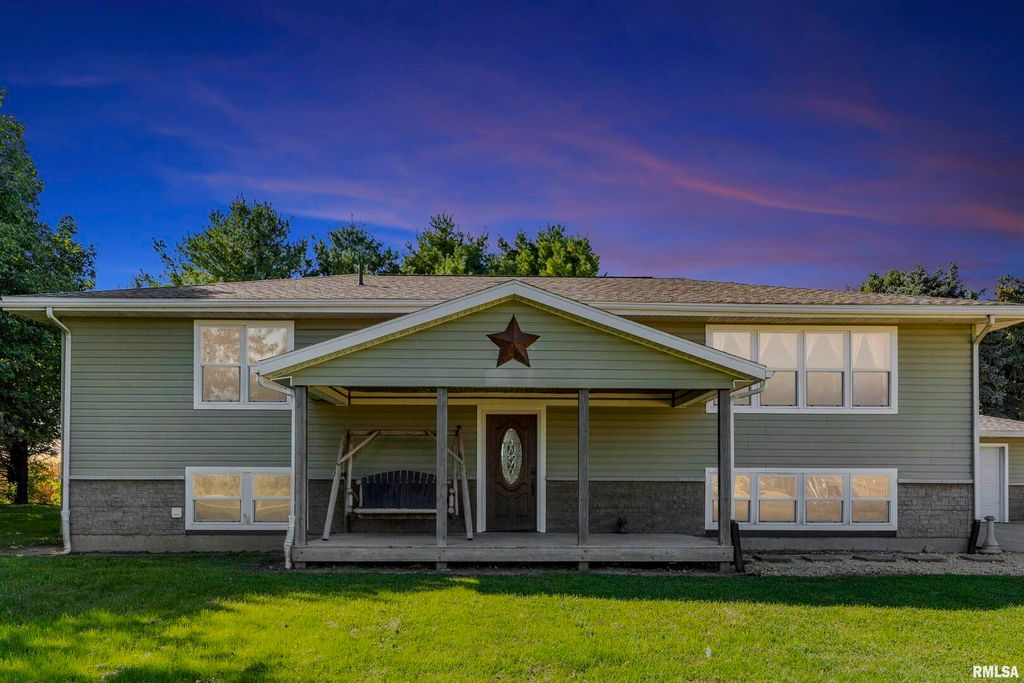 1374 290TH Avenue, Charlotte, IA 52731