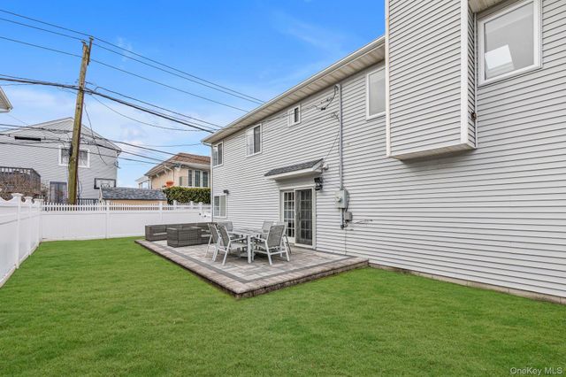 804 E Chester Street, Long Beach, NY 11561