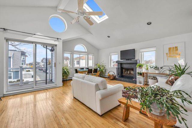 804 E Chester Street, Long Beach, NY 11561