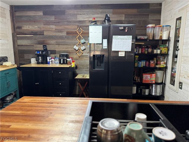 200 Riverview DR, Labelle, FL 33935