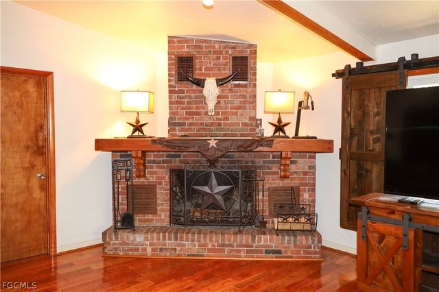 200 Riverview DR, Labelle, FL 33935