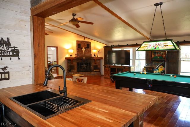 200 Riverview DR, Labelle, FL 33935