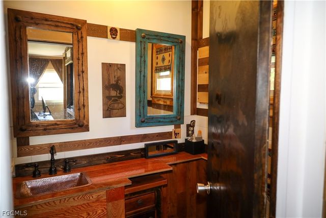 200 Riverview DR, Labelle, FL 33935