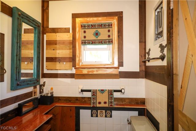 200 Riverview DR, Labelle, FL 33935