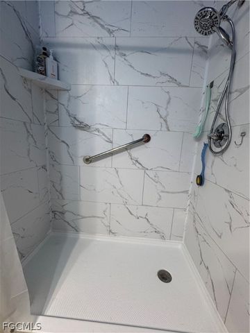 200 Riverview DR, Labelle, FL 33935