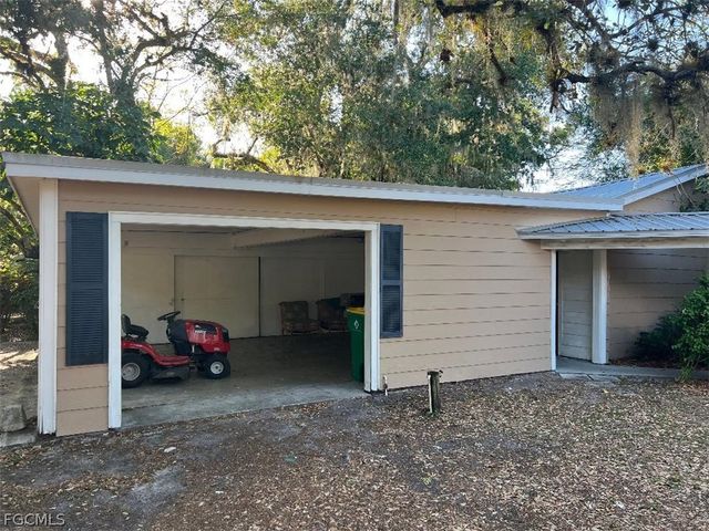 200 Riverview DR, Labelle, FL 33935