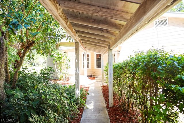 200 Riverview DR, Labelle, FL 33935