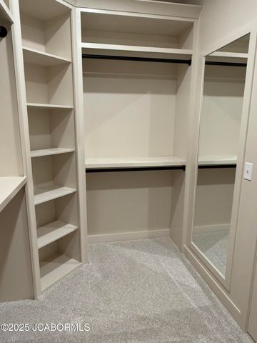 2017 GRAND POINT COURT, Jefferson City, MO 65109