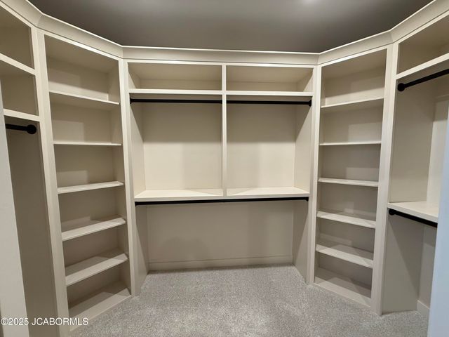 2017 GRAND POINT COURT, Jefferson City, MO 65109