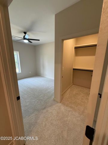 2017 GRAND POINT COURT, Jefferson City, MO 65109