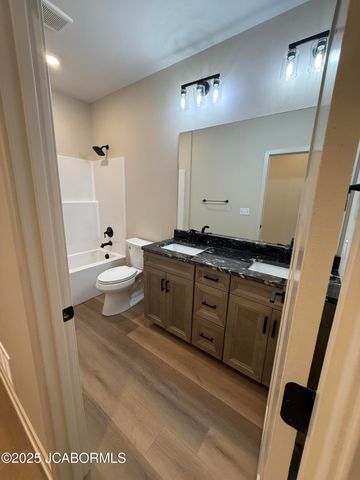 2017 GRAND POINT COURT, Jefferson City, MO 65109