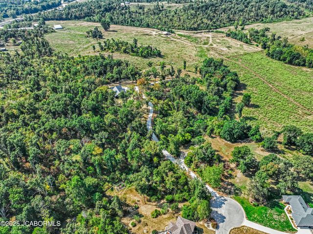 2017 GRAND POINT COURT, Jefferson City, MO 65109