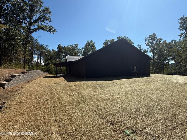 2017 GRAND POINT COURT, Jefferson City, MO 65109