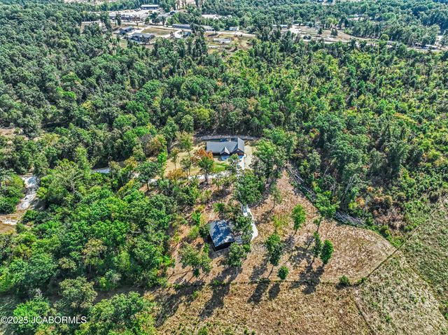 2017 GRAND POINT COURT, Jefferson City, MO 65109