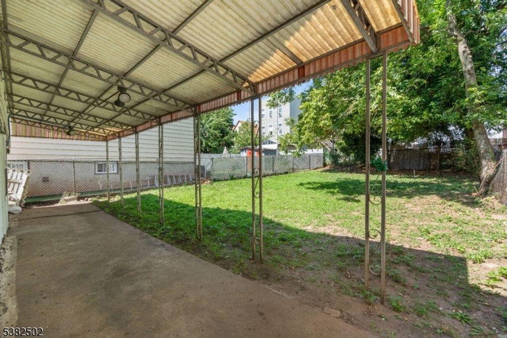 21 W 14Th St, Bayonne City, NJ 07002