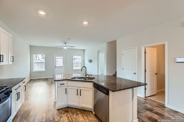 13536 Boothe Grv, San Antonio, TX 78254